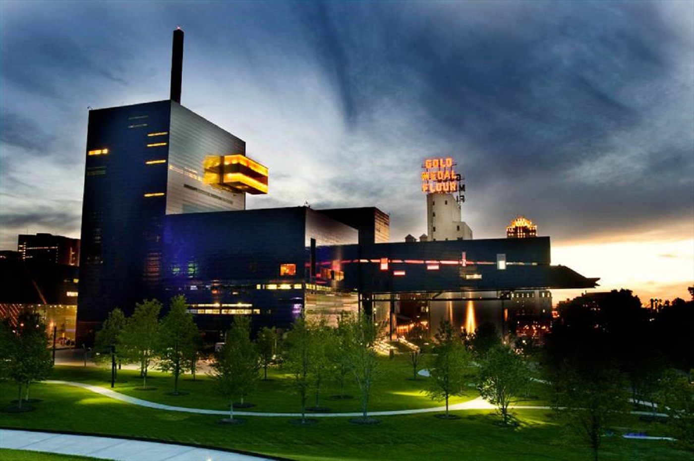 October 22, Business Forum at the Guthrie Theater Meet Artistic